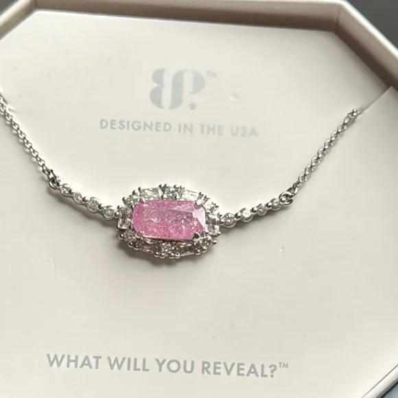 Bomb party 🎉 Pink sand Stone necklace - Picture 3 of 3